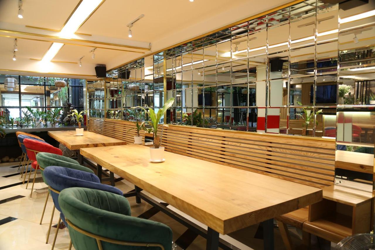 The Queendor Boutique Hotel โฮจิมินห์ซิตี้ ภายนอก รูปภาพ